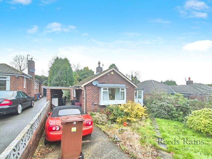2 Bedroom Bungalow For Sale In Hargrove Avenue, Burnley, Lancashire, BB12