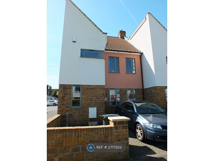 3 Bedroom Semi-Detached House To Rent In Charlecombe Road, Bristol, BS9