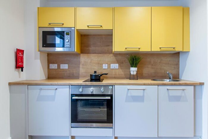 Apartment To Rent In Premium Studio Orbital House, NG7