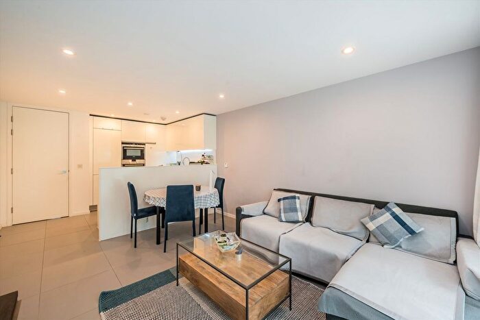 1 Bedroom Flat To Rent In Dance Square, Clerkenwell, EC1V