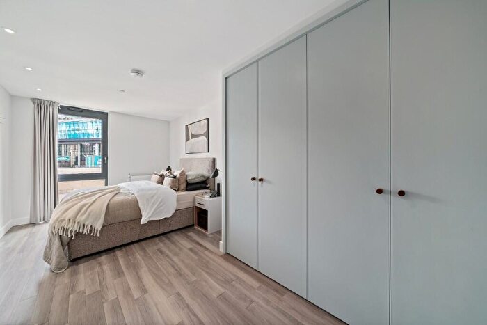 2 Bedroom Flat To Rent In Alameda, Olympic Way, HA9