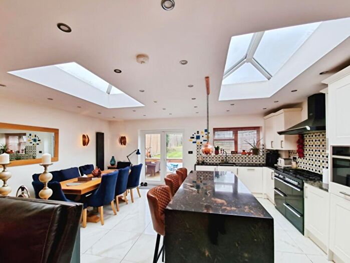 5 Bedroom Semi-Detached House To Rent In Blackfen Road, Sidcup, DA15