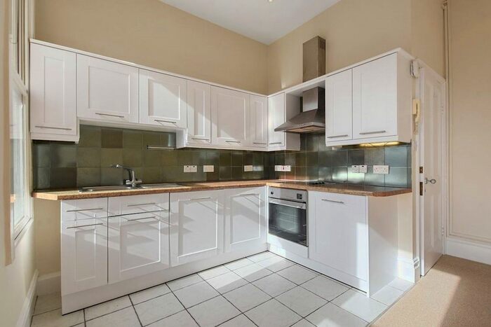 1 Bedroom Flat To Rent In Causton Road, London, N6