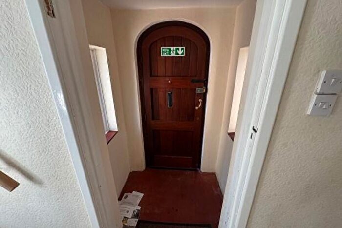 8 Bedroom Terraced House To Rent In Ball Road Cardiff, CF3