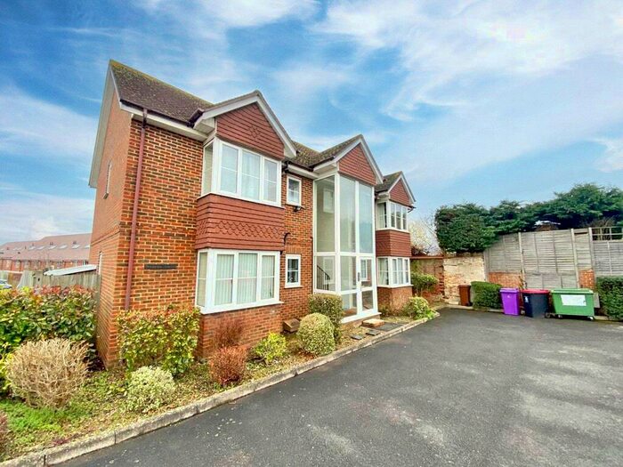 1 Bedroom Apartment To Rent In St. Peters Road, Maidenhead, Berkshire, SL6