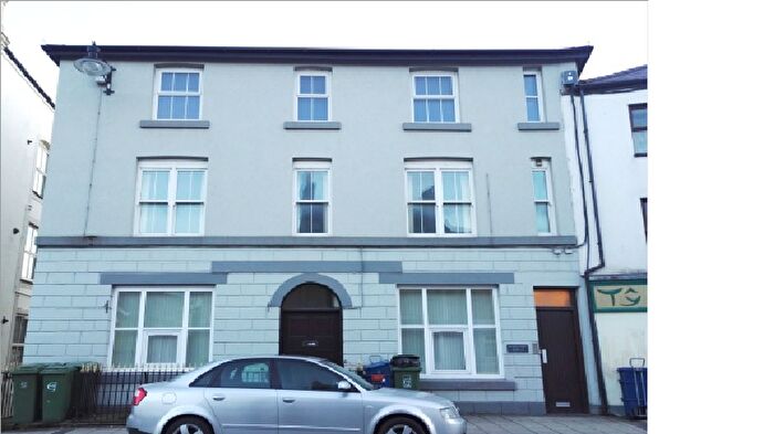 2 Bedroom Flat To Rent In High Street, Bangor, LL57