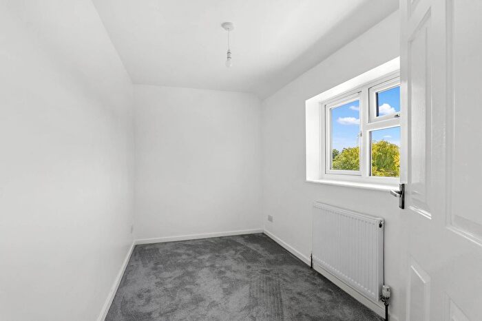 3 Bedroom End Of Terrace House For Sale In Berkeley Close, Whittington, Worcester., WR5