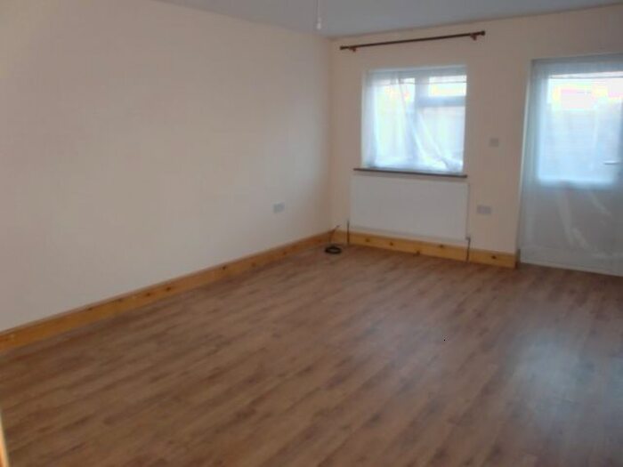4 Bedroom Semi-Detached House To Rent In Canham Gardens, Hounslow, TW4