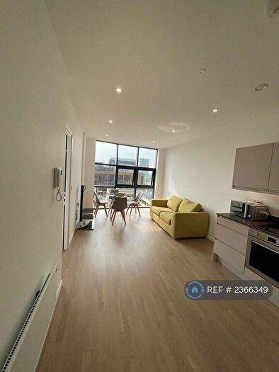 1 Bedroom Flat To Rent In Medina House, Milton Keynes, MK9