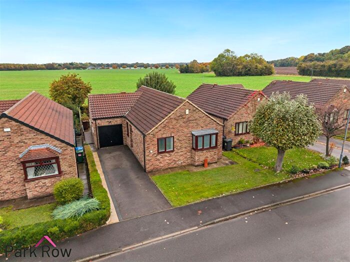2 Bedroom Detached Bungalow For Sale In Summerfield Drive, Brotherton, Knottingley, WF11