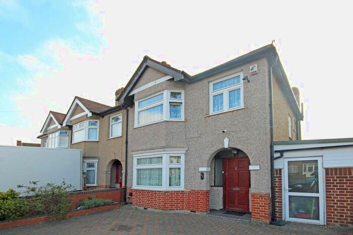 4 Bedroom Semi-Detached House To Rent In Church Road, Heston, Hounslow TW5