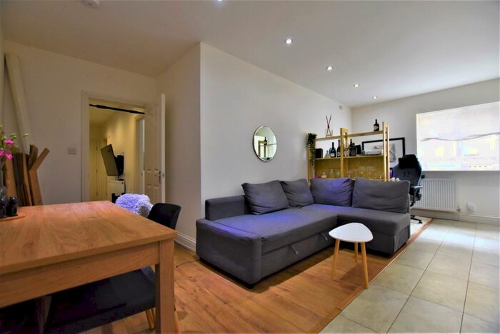 1 Bedroom Flat To Rent In Anerley Hill London, SE19