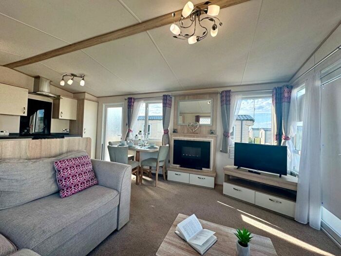 2 Bedroom Park Home For Sale In St. Johns Road, Whitstable, CT5