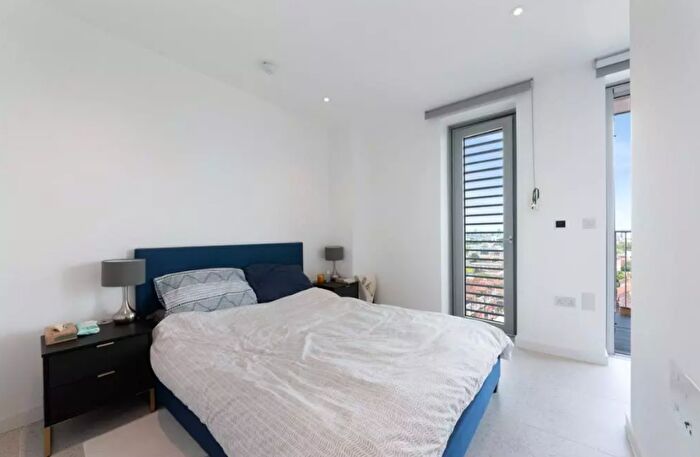 1 Bedroom Flat For Sale In Jacquard Point, Tapestry Way, London, E1