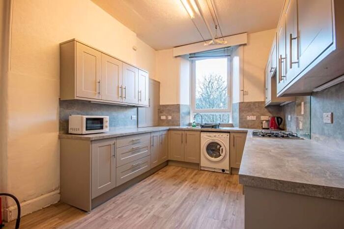 3 Bedroom Flat To Rent In Spottiswoode Street, Edinburgh, EH9