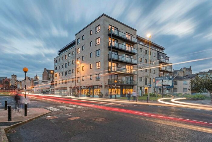 2 Bedroom Flat For Sale In / Bridge Street, Paisley, PA1