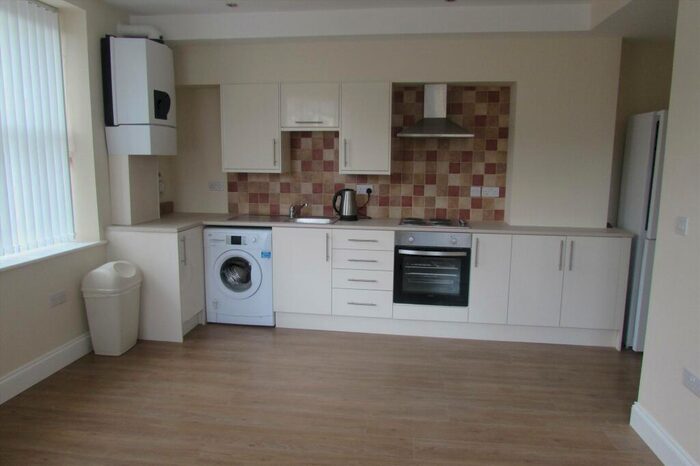 3 Bedroom Flat To Rent In North Road, Lancaster, LA1