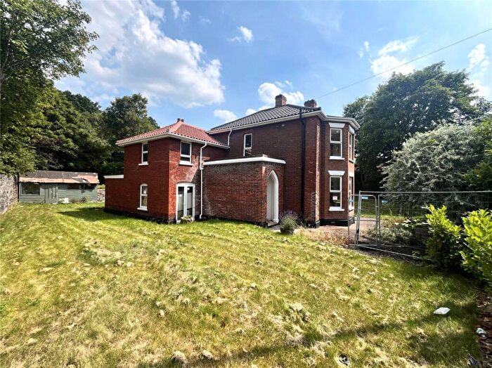 4 Bedroom Detached House For Sale In Bishop Bridge Road, Norwich, Norfolk, NR1