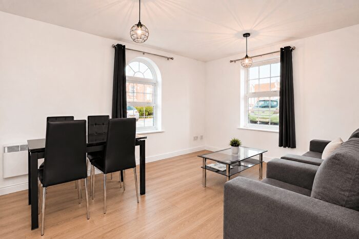 2 Bedroom Flat To Rent In Scholars Court, Northampton, NN1