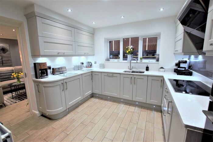 3 Bedroom Detached House To Rent In Deansberry Close, Stoke-On-Trent, ST4