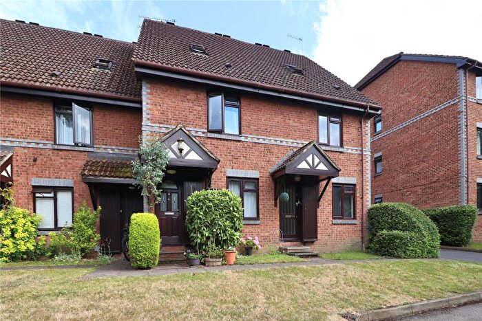 2 Bedroom Maisonette To Rent In Woking, Surrey, GU22