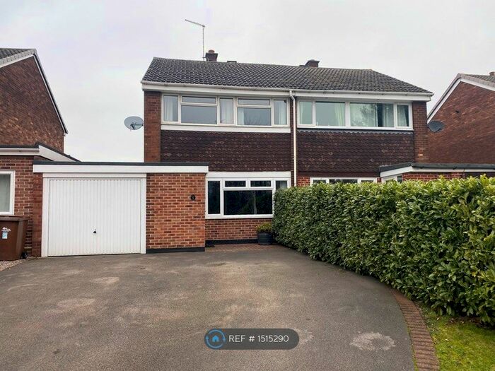 3 Bedroom Semi-Detached House To Rent In Bladon View, Stretton, Burton-On-Trent, DE13