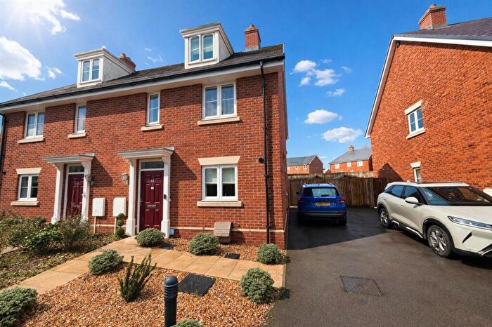 3 Bedroom Semi Detached House To Rent In Kenworthy Way, Eastleigh, SO50