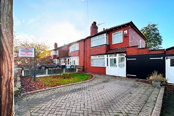 3 Bedroom Semi Detached House For Sale In Dickens Lane, Poynton, SK12