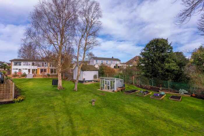 5 Bedroom Detached House For Sale In Dale Close, Hitchin, SG4