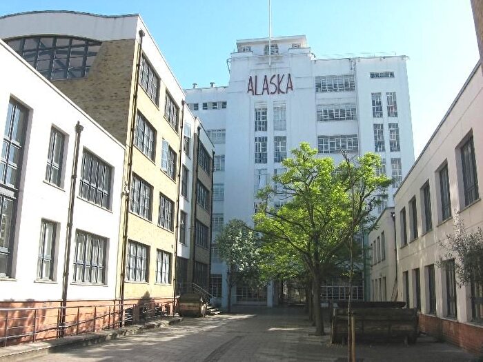 2 Bedroom Flat To Rent In Grange Road, London, SE1