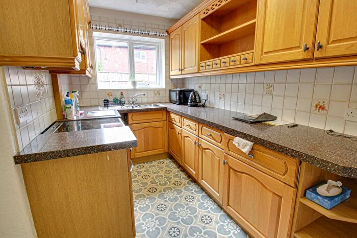 3 Bedroom Semi-Detached House For Sale In Balshaw Avenue, Irlam, M44