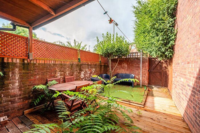 3 Bedroom Property To Rent In Newnes Path, Putney, London, SW15