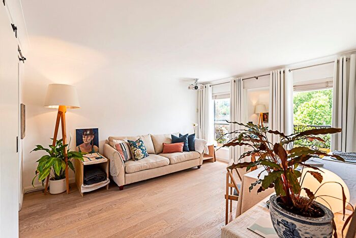 1 Bedroom Flat To Rent In Collinson Walk, London, SE1