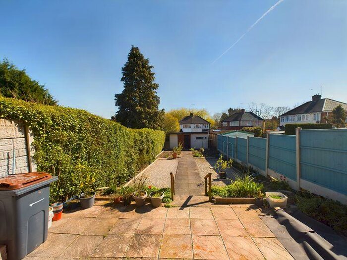 3 Bedroom Semi-Detached House For Sale In Glyn Farm Road, Quinton, B32