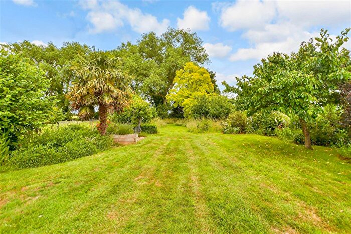 3 Bedroom Detached House For Sale In Bush Road, East Peckham, Tonbridge, Kent, TN12