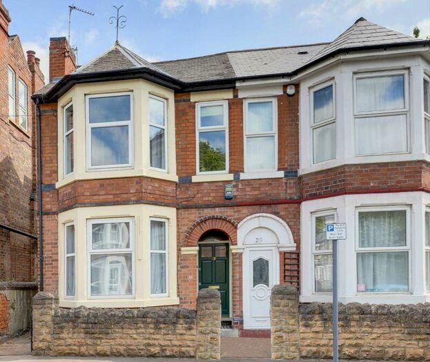 4 Bedroom House Of Multiple Occupation To Rent In Gloucester Avenue, Nottingham, NG7