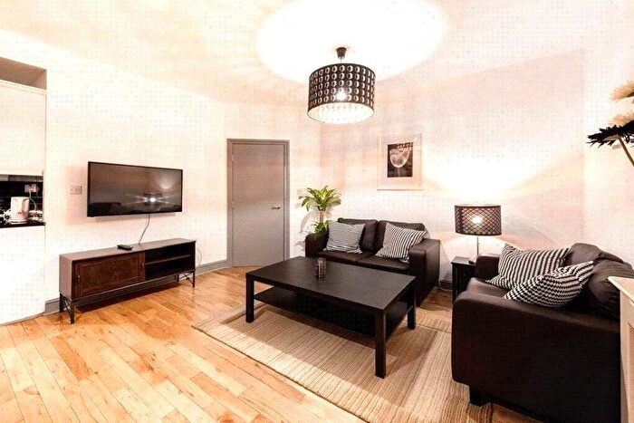2 Bedroom Apartment To Rent In Greatorex Street, London, E1