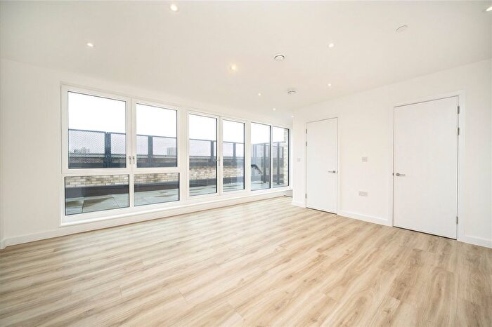 2 Bedroom Flat For Sale In Witan Street, London, E2