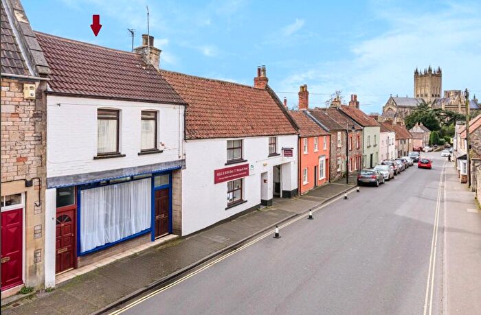1 Bedroom Apartment For Sale In St. Thomas Street, Wells, Somerset, BA5