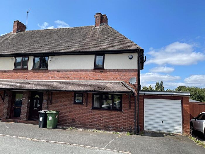 3 Bedroom Semi-Detached House For Sale In Wollescote - Coppice Avenue, DY9