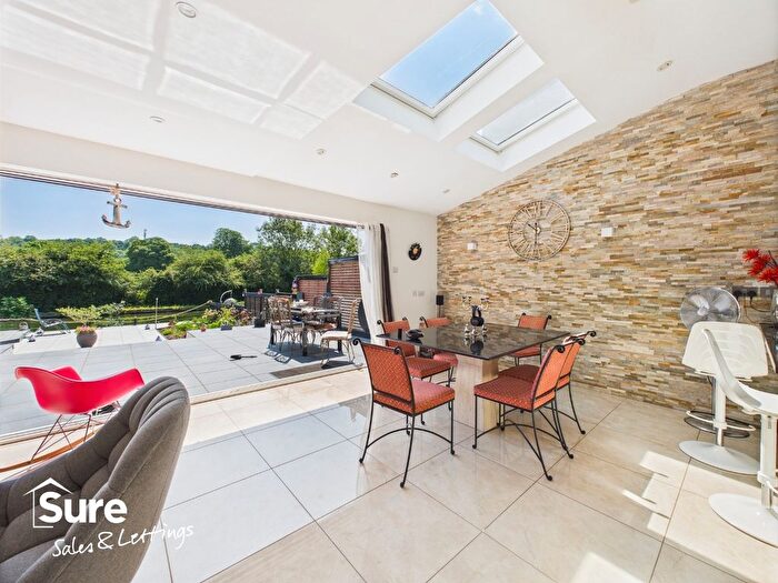 5 Bedroom Semi-Detached House To Rent In Kingsland Road, Hemel Hempstead, Hertfordshire, HP1