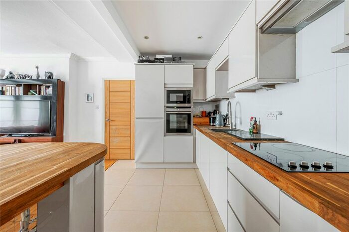 2 Bedroom Flat To Rent In Wellesley Road, London, W4