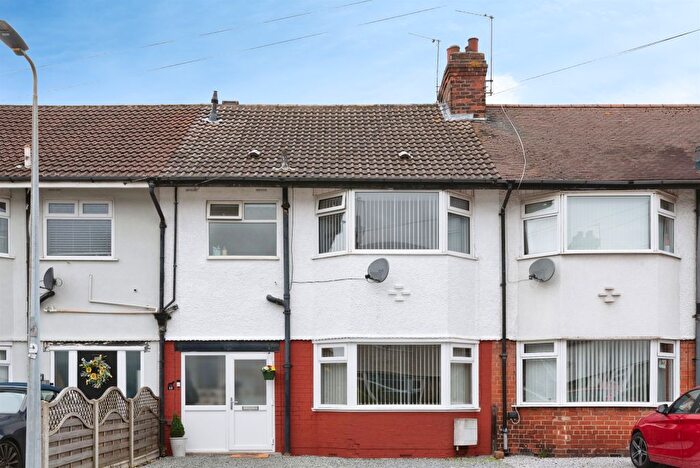 3 Bedroom Terraced House For Sale In East Ella Drive, Hull, HU4