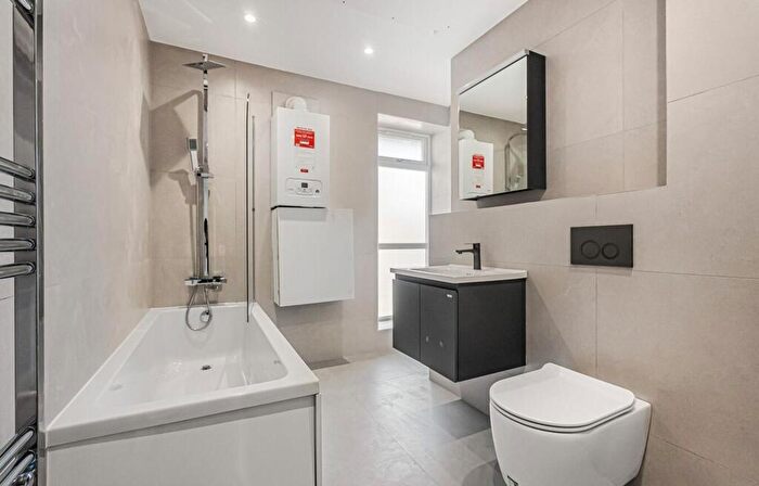 2 Bedroom Apartment For Sale In - John Street, Luton, LU1