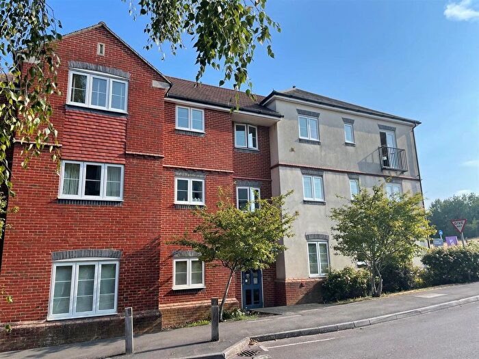 2 Bedroom Flat To Rent In Wolage Drive, Grove, Wantage, OX12