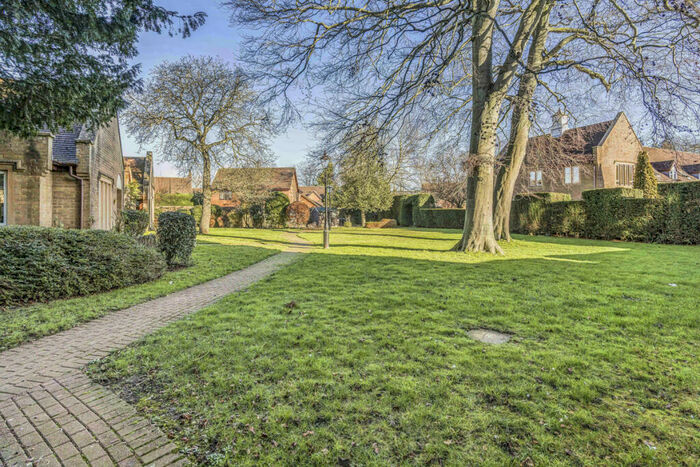 1 Bedroom Apartment For Sale In Kings End, Bicester, OX26