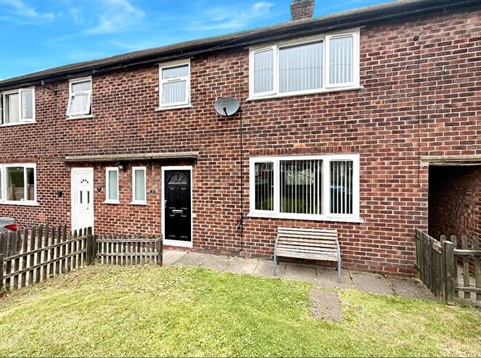 3 Bedroom Terraced House For Sale In Links Road, Heywood, Greater Manchester, OL10