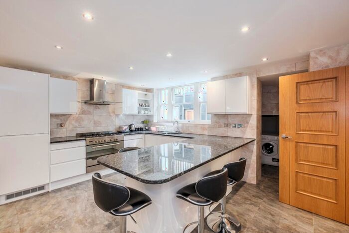 4 Bedroom Terraced House To Rent In Haverstock Street London, N1