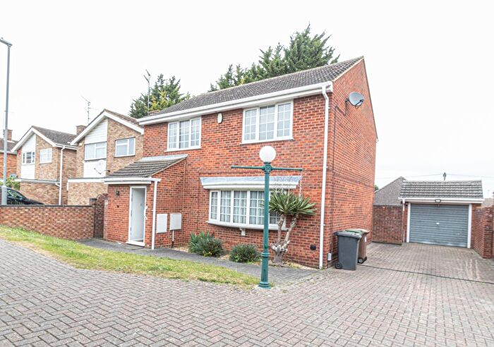 4 Bedroom Detached House To Rent In Needham Road, Luton, Bedfordshire, LU4