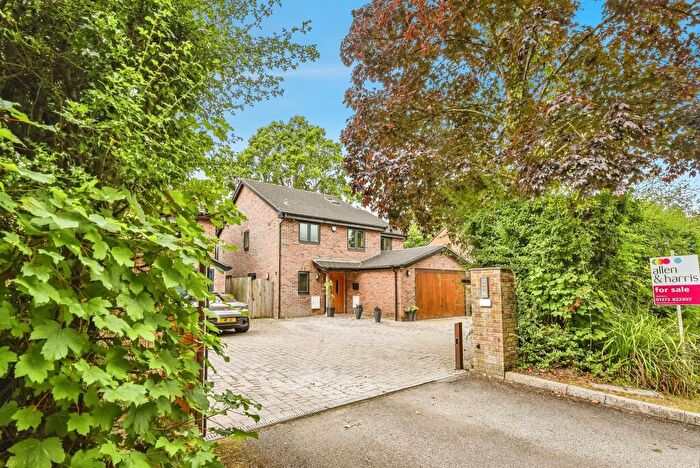 5 Bedroom Detached House For Sale In Lower Marsh Road, Warminster, BA12